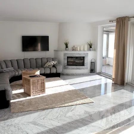 Spacious In With Private Pool *