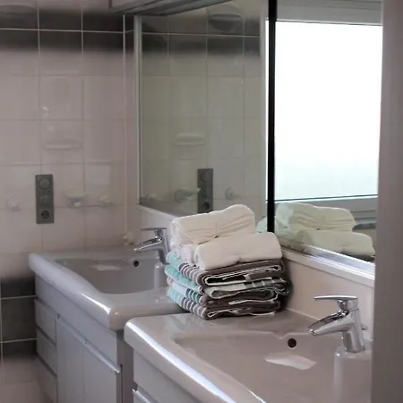 Spacious In With Private Pool *
