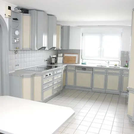 Διαμέρισμα Spacious In With Private Pool